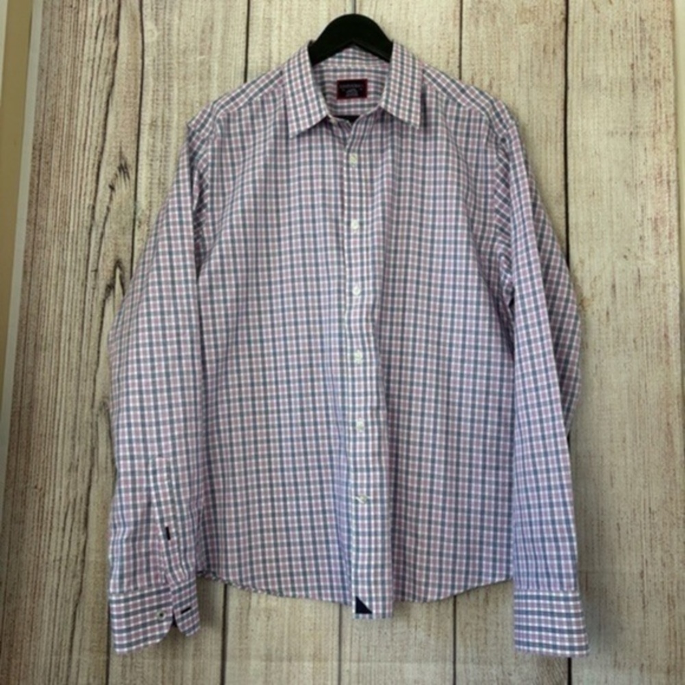 Untuckit Mens Button up shirt size Large